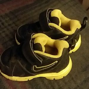 Nike sneakers size 4c